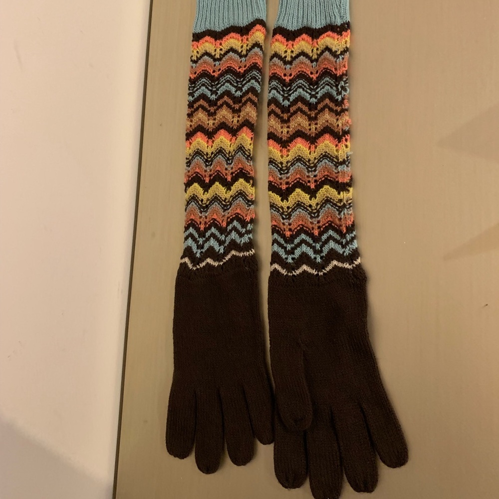 Missoni for Target Zig Zag Gloves - Picture 2 of 5